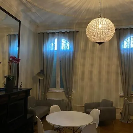 Splendide Haussmannien Dans Particulier Bordeaux